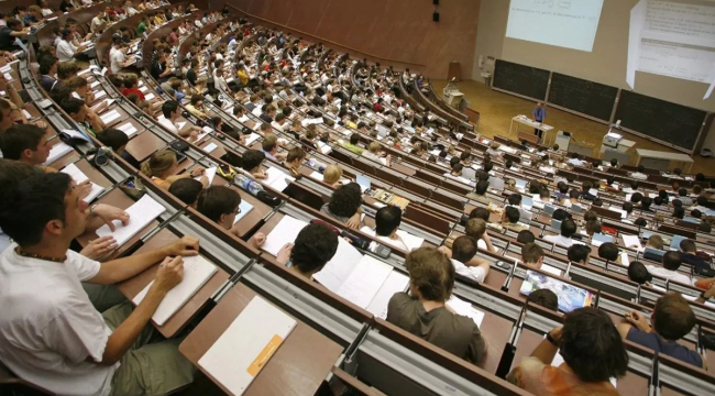 AYM'den ifade özgürlüğü kararı:bildiri dağıtmak için artık izne gerek yok