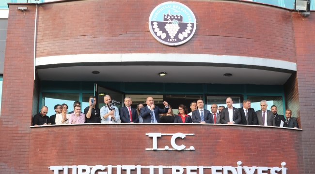 Başkan Akın mazbatasını aldı göreve başladı