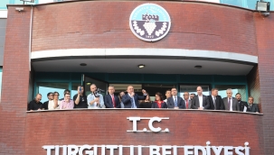 Başkan Akın mazbatasını aldı göreve başladı