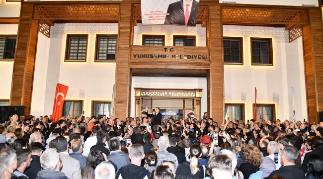 Başkan Balaban vatandaşları çaya davet etti