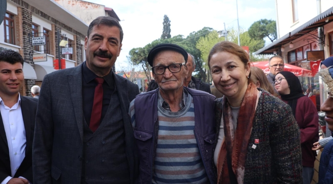 Başkan Dönmez pazar yerini ziyaret etti