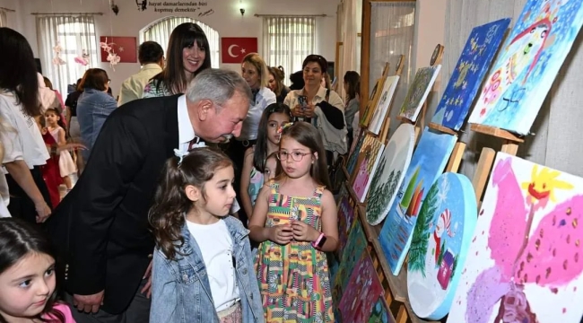 Başkan Nurlu çocuk resin sergisini gezdi