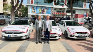 Başkan Okur belediyede ısrafı önlemek için 3 makam aracını satışa çıkardı