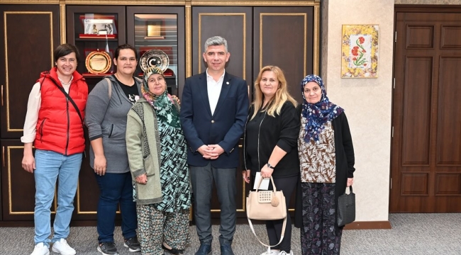 Başkan Okur muhtarlar ve parti başkanlarıyla görüştü