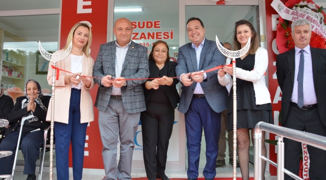 Başkanlar eczane açtı