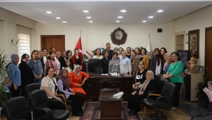 CHP kadın kolları'ndan başkan Dönmez'e tebrik ziyareti