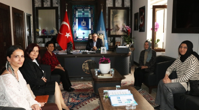 Gördes kadınlar derneğinden başkan Büke'ye ziyaret