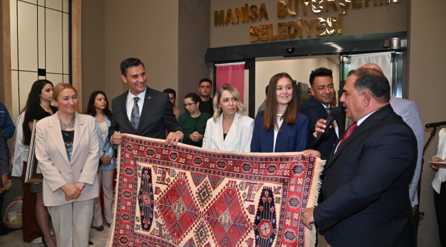 Hediyeleşme töreni