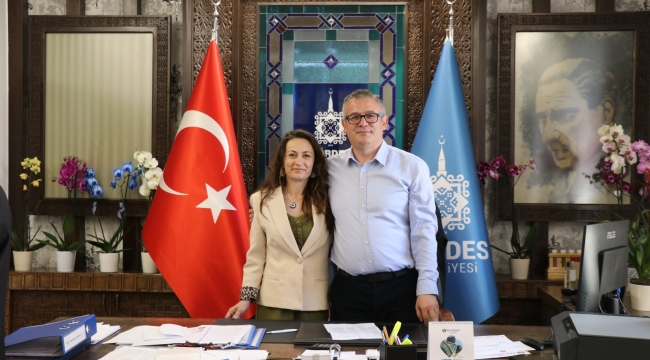 İl başkanı Özalper Gördes'te belediyenın kapıları halka açılacak sözü