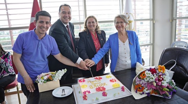 Kazanılan zafer pastayla kutlandı