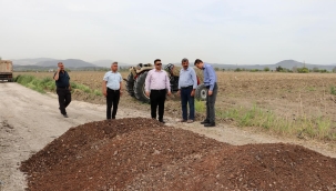 Kırkağaç'ta ova yolları yapılıyor,üretici ürününü pazara daha çabuk ulaştıracak