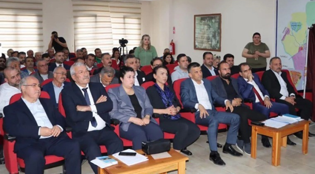 Kozan'da MHP'li belediyede meclis çoğuluğu CHP'ye geçti