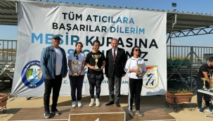 Ödülleri başkan Nurlu verdi