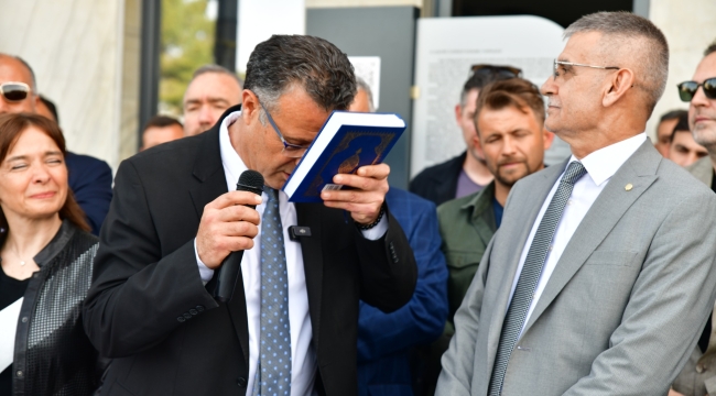  Başkan Öküzcüoğlu göreve kuran'ı öperek başladı