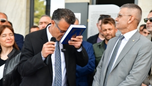  Başkan Öküzcüoğlu göreve kuran'ı öperek başladı