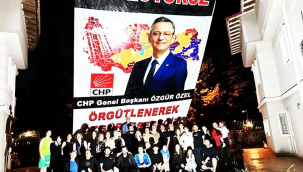 Özel'in komşuları seçim zaferini kutladı