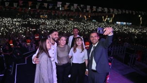 Sefo söyledi Manisa'lılar doyasıya eğlendi