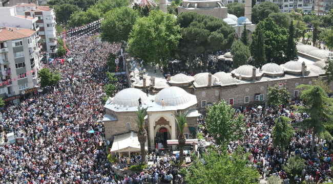 Tadı damağımızda kaldı: Mesir saçıldı festival bitti