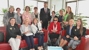 Türk kadınlar konseyi yönetiminden başkan Zeyrek'e tebrik ziyareti