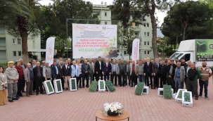 Üreticilere Şehzadeler'de 650 bin, Kula'da 150 bin patlıcan fidesi dağıtıldı