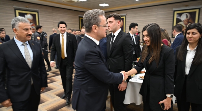 Vali Ünlü'den bayram ziyaretleri