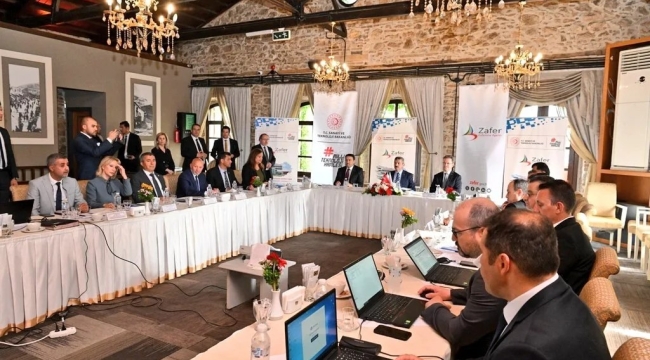 Valiler Manisa'da buluştu