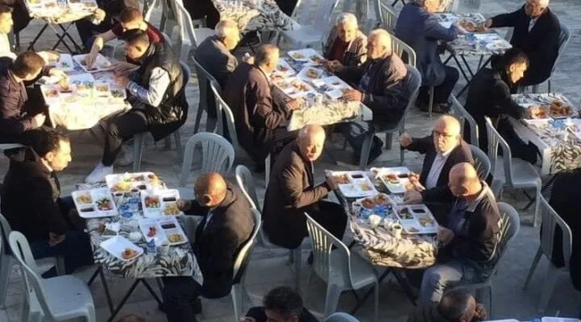 Vatandaşlar geleneksel bayram kahvaltısında bbuluştu