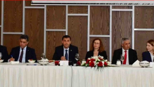 A takımını tanıtan başkan Zeyrek'oluşturulan 5 kişilik komisyon 6 bin 800 kişinin dosyasını inceliyor'