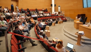 Akhisar'da 3 maddelik en hızlı belediye meclis toplentısı