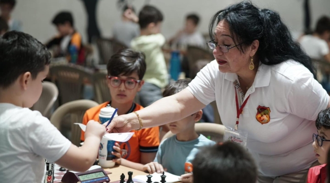 Akhisar'da santraç turnuvası başladı