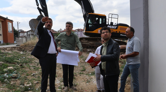 Başkan Dönmez yeni yapılacak pazar yerini inceledi