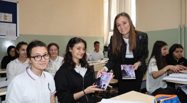 Başkan Durbay gençlere nutuk hediye etti