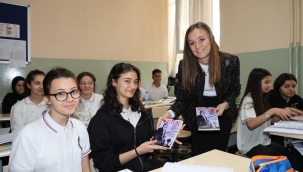 Başkan Durbay gençlere nutuk hediye etti