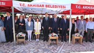 Başkan Zeyrek,Akhisar'da 565'inci çağlak festivaline katıldı