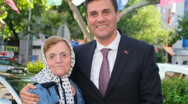 Başkan Zeyrek annesiyle tüm annelerin gününü kutladı