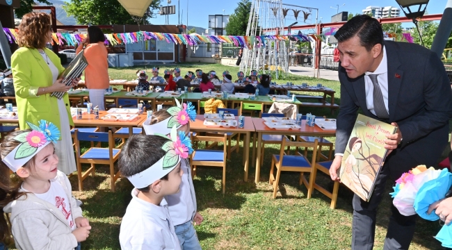 Başkan Zeyrek çoçuklarla bahar bayramını kutladı