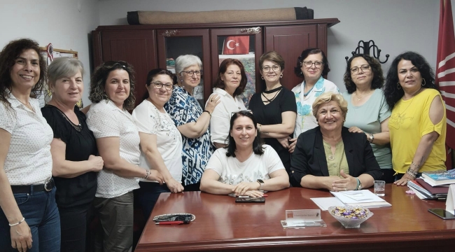 Beklenen oldu:CHP il kadın kolları yönetimi istifa etti