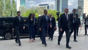 CHP Lideri AKP genel merkezinde