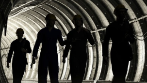 CHP Soma'da maden şehitlerini anma yürüyüşü düzenledi