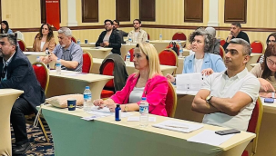 Eczacılar aromaterapi, kanıta dayalı klinik uygulamaları eğitimine katıldı