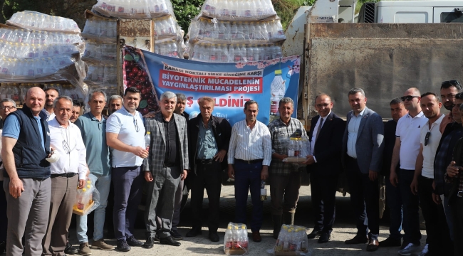 Elma sirkeli pet şişeler kiraz üreticilerine dağıtıldı