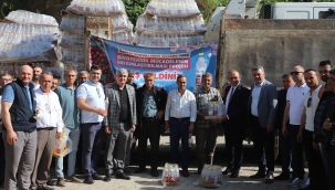 Elma sirkeli pet şişeler kiraz üreticilerine dağıtıldı