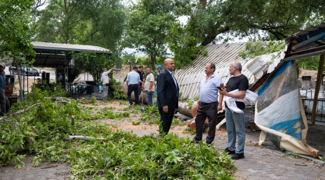 Fırtına Gölmarmara'da hasara yol açtı