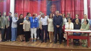 Gördes CHP'de kadın kollarında Mergen'e güven oyu