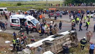 Katliam gibi kaza 8 kişi öldü çok sayıda yaralı var