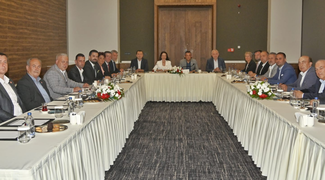 Manisa CHP il örgütü genel başkanın başkanlığında toplandı