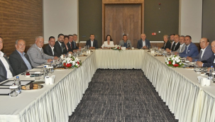 Manisa CHP il örgütü genel başkanın başkanlığında toplandı