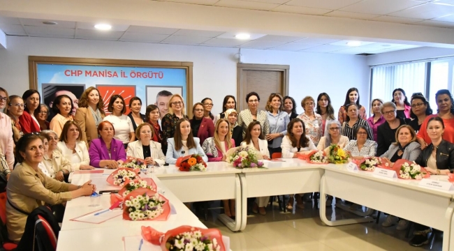 Manisa'ya gelen Nazlıaka''AKP karanlığını aydınlığa çevirmek için direniyoruz''