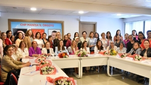 Manisa'ya gelen Nazlıaka''AKP karanlığını aydınlığa çevirmek için direniyoruz''