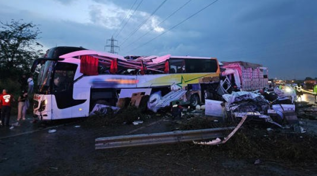Mersin'de kazada can pazarı yaşandı: 10 kişi hayatını kaybetti, 39 kişi yaralandı